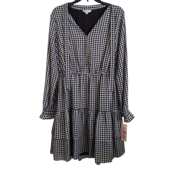 Nanette Lepore Dresses & Skirts - Nanette Lepore NWT black white houndstooth print tiered dress size 12